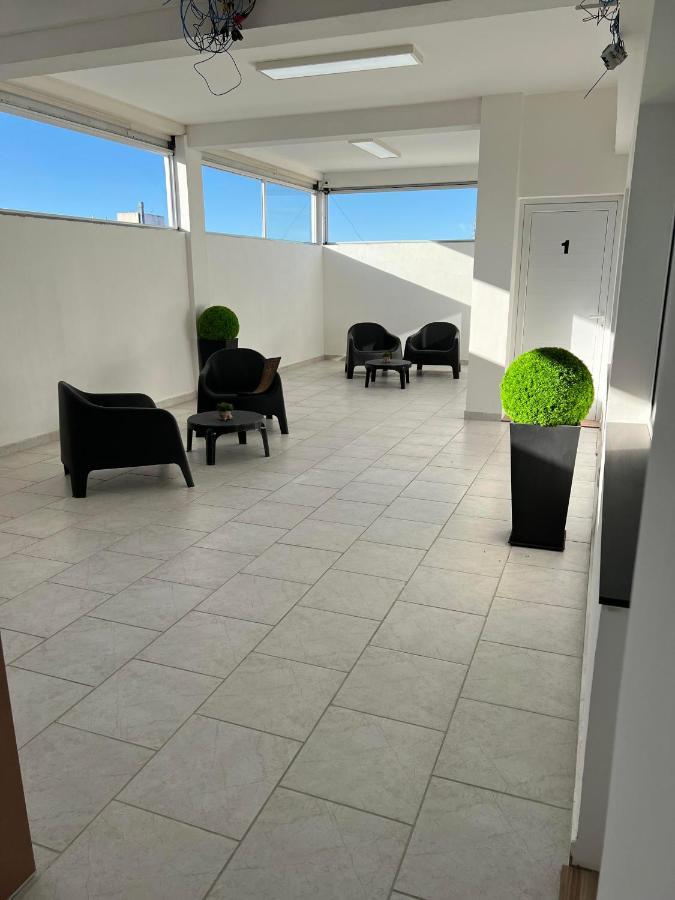 Apart Trelew 5 Luaran gambar